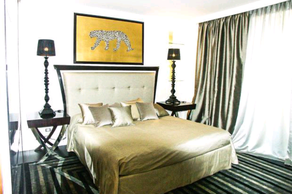 Residence in the renowned "Golden Square"