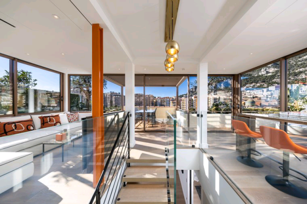 Luxurious 4 bedroom apartment